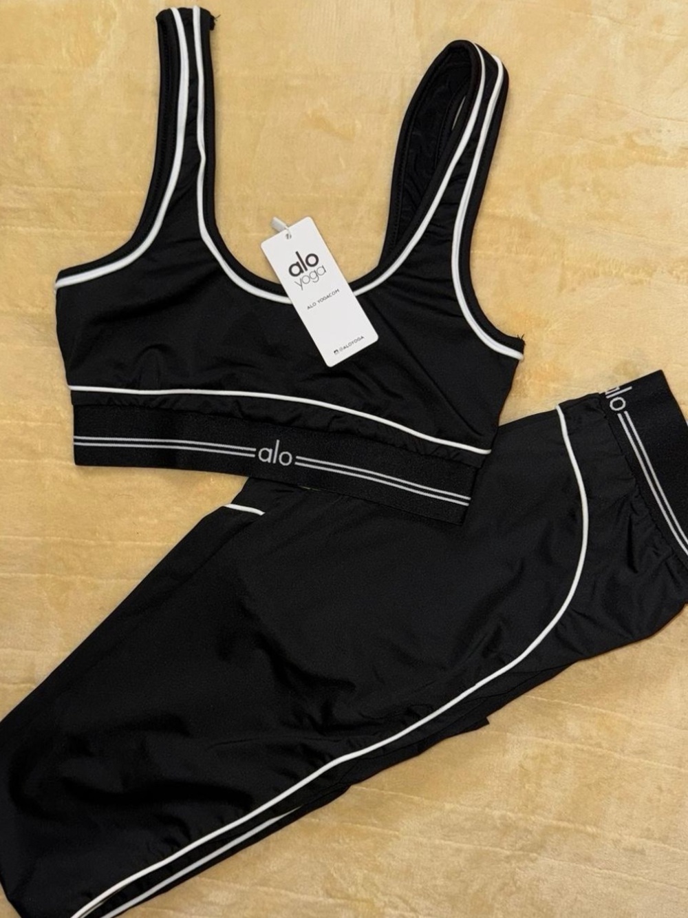 ALO Yoga Black Sports Bra & Legging Set with White Piping